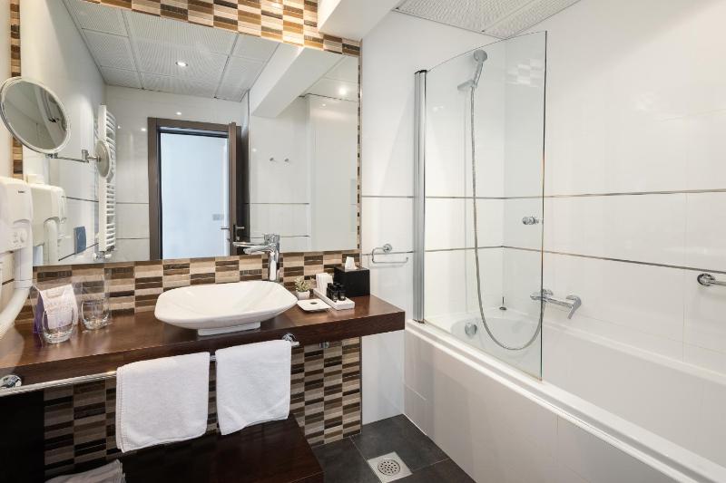 Suite image 3