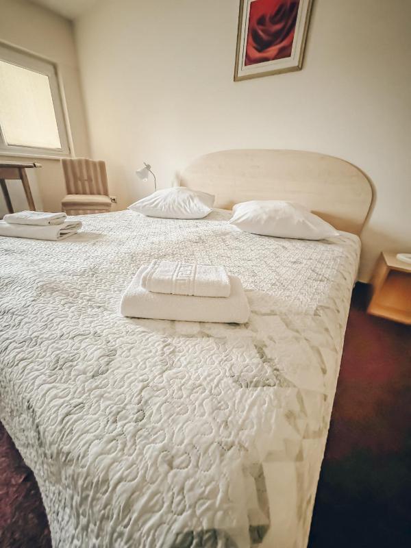 Double Room image 2