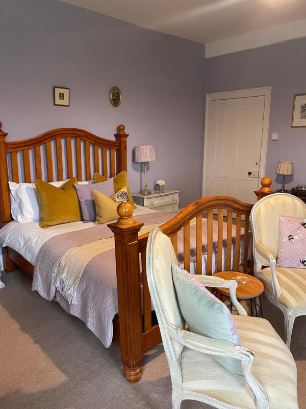 Family Room image 4