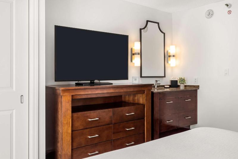 Queen Suite with Two Queen Beds