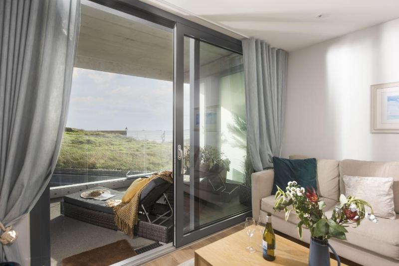 Oceans Eleven - Sea view - Secure parking - Footsteps from beach - image 16