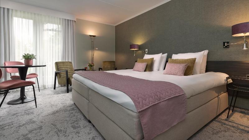 Deluxe Double or Twin Room with Terrace image 2