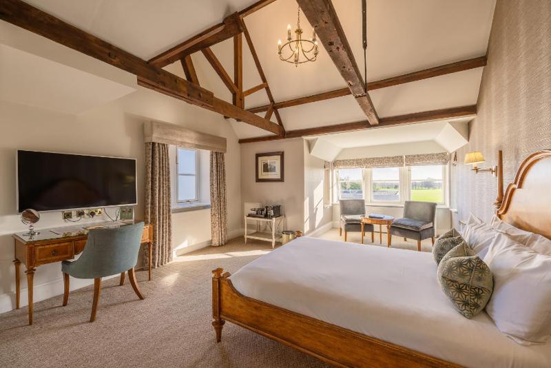  Superior Room image 3