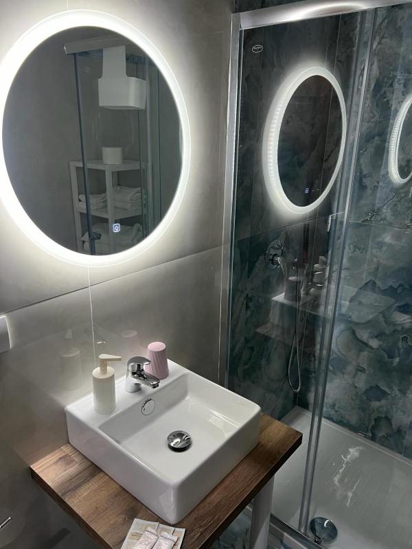 Triple Room with Private External Bathroom image 3