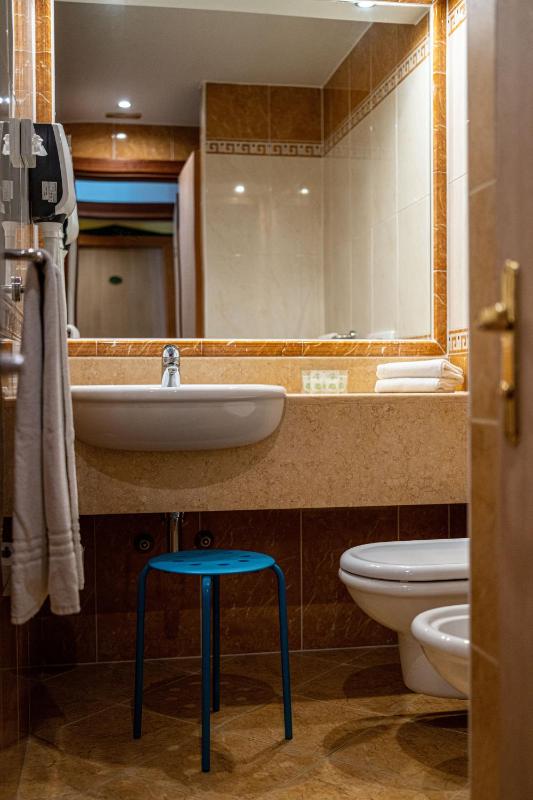 Triple Room image 4