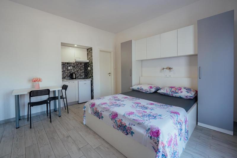 Apartman M&S s bazenom Split - Podstrana - image 17