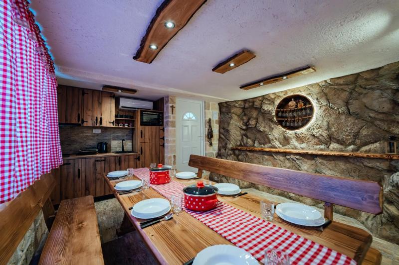 Apartman M&S s bazenom Split - Podstrana - image 7