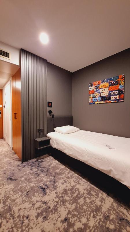 Comfort Single Room image 4