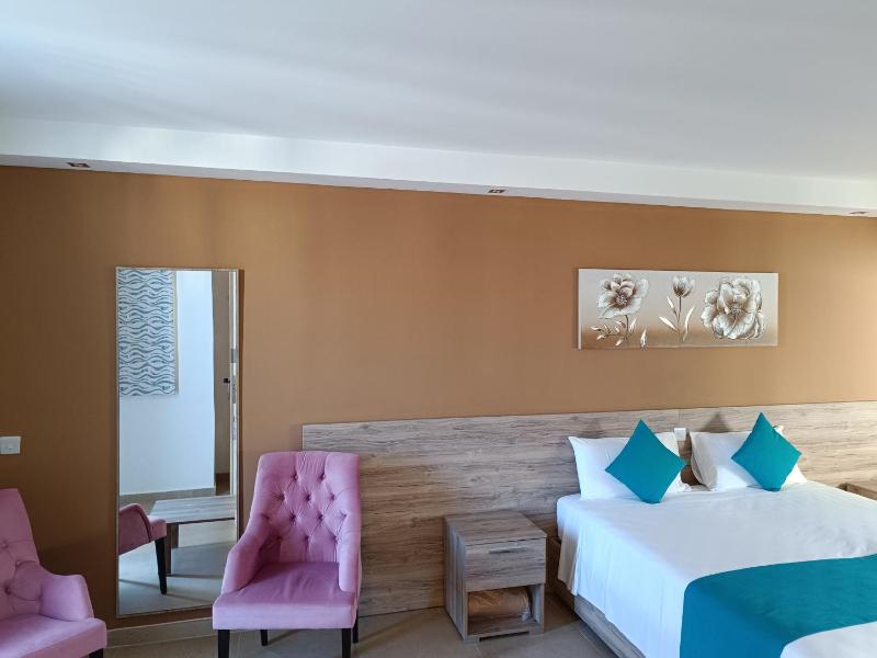 Superior Double Room image 3