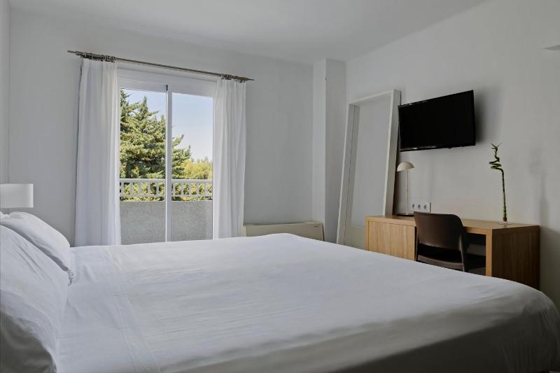 Double Room image 1