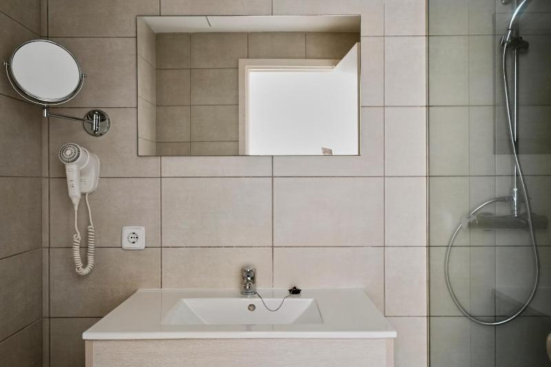 Double Room with Spa Bath image 1