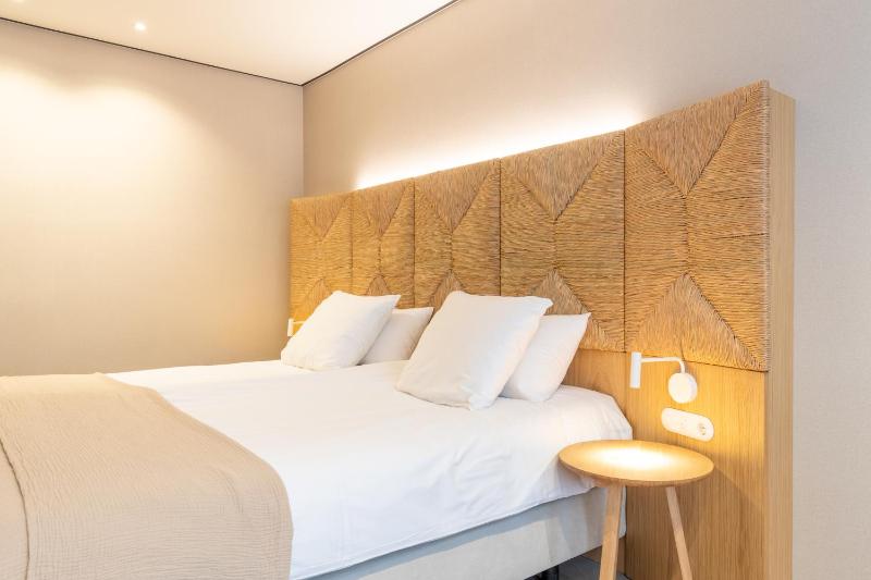 Small Double Room image 2