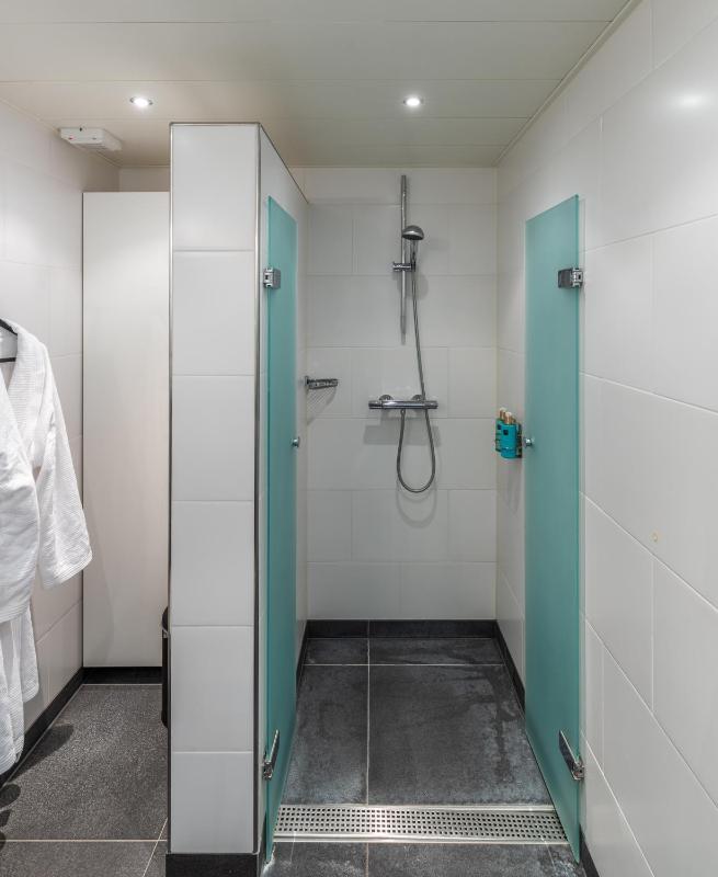 Double Room with Patio image 4