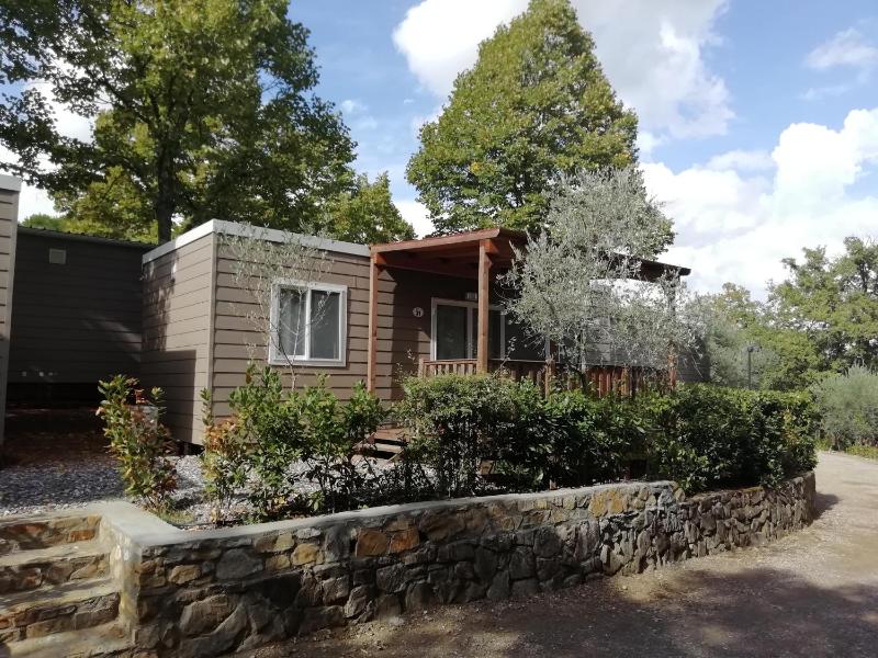 Superior Bungalow image 1