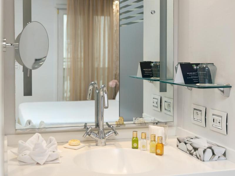 Superior Double or Twin room  - Free Spa Access image 3