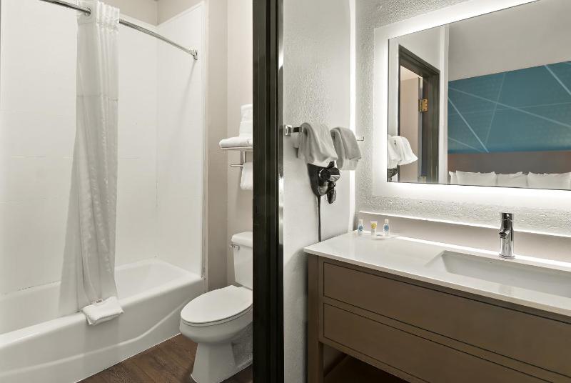 King Suite image 2