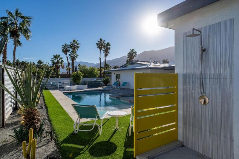 Villa Mosaic Vibrant Palm Springs Retreat - image 7