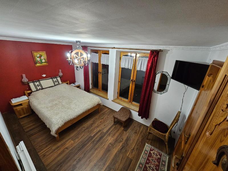 Double or Twin Room image 4