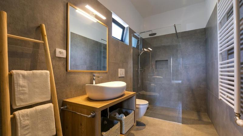 Villa Amoroso by Villas Holiday - image 11