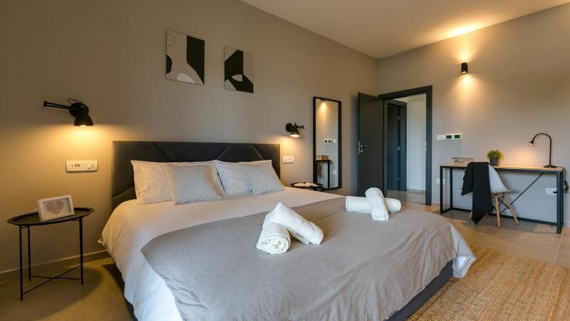 Villa Amoroso by Villas Holiday - image 2