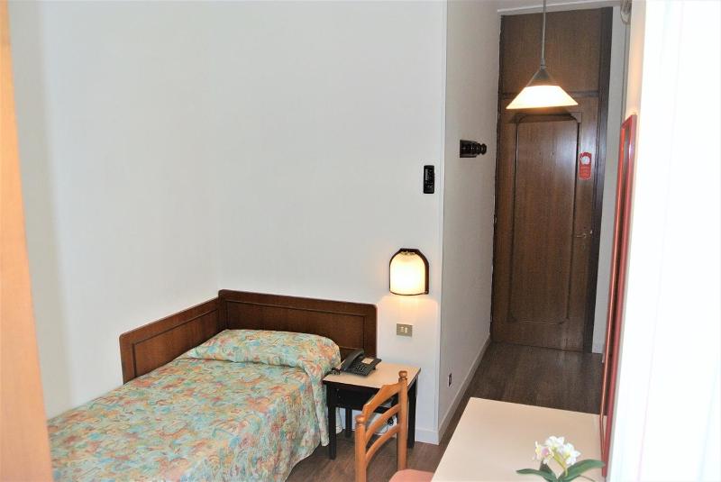Small Single Room image 1