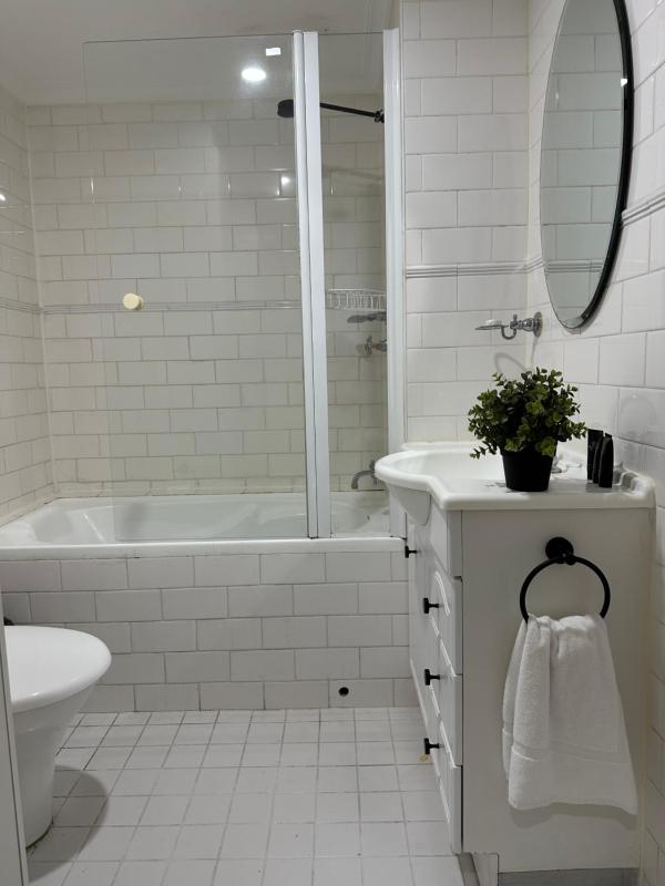 View St Apartment image 4