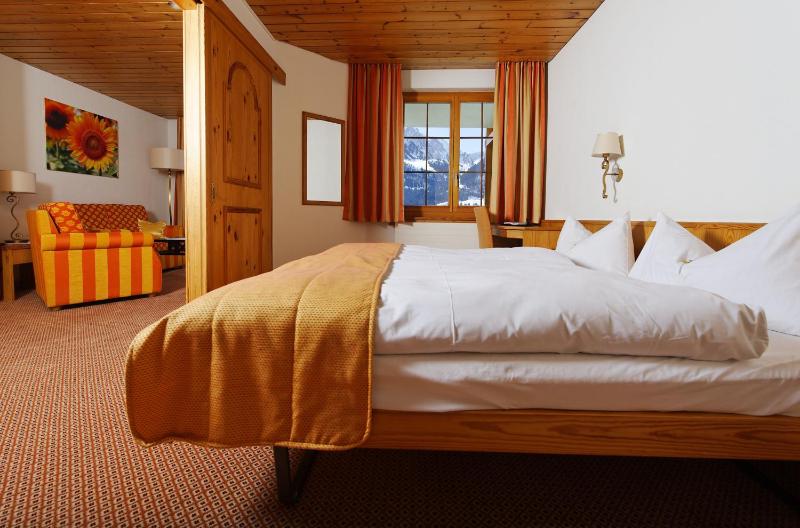 Double Room with Lake View image 3