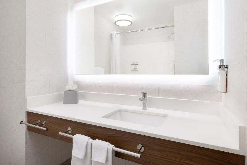 Standard Room image 3