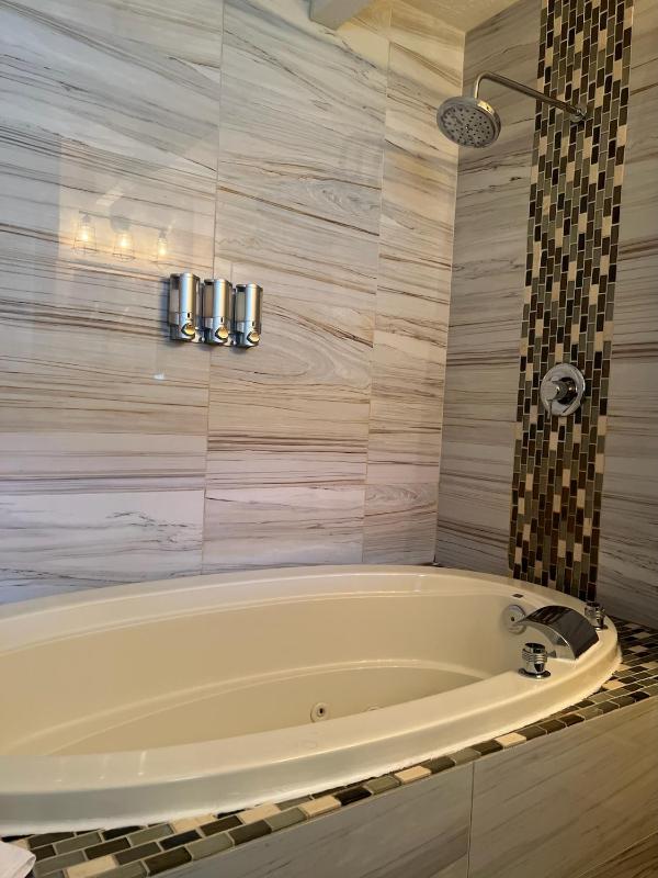 Quadruple Room with Kitchen and Spa Bath - Pet Friendly image 4