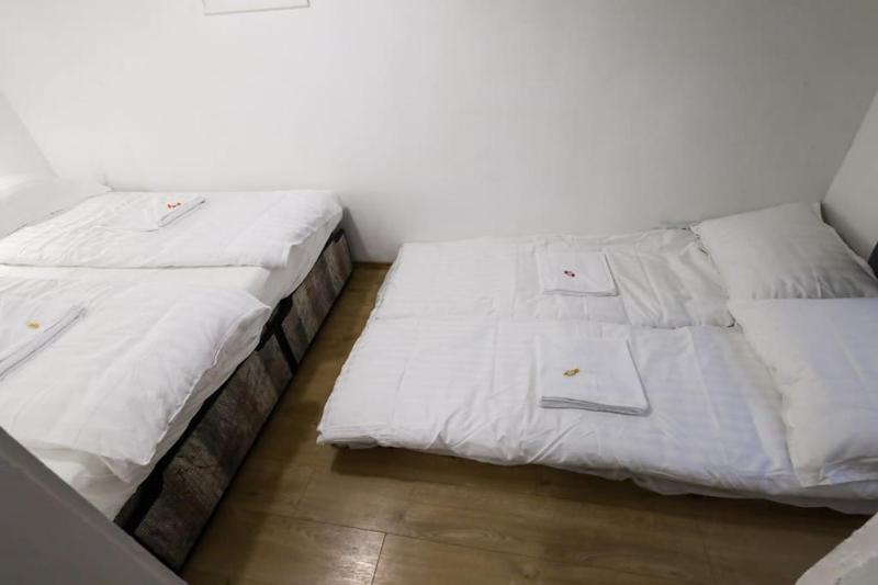 Pest-Port Apartment-ROOM 6 - image 13