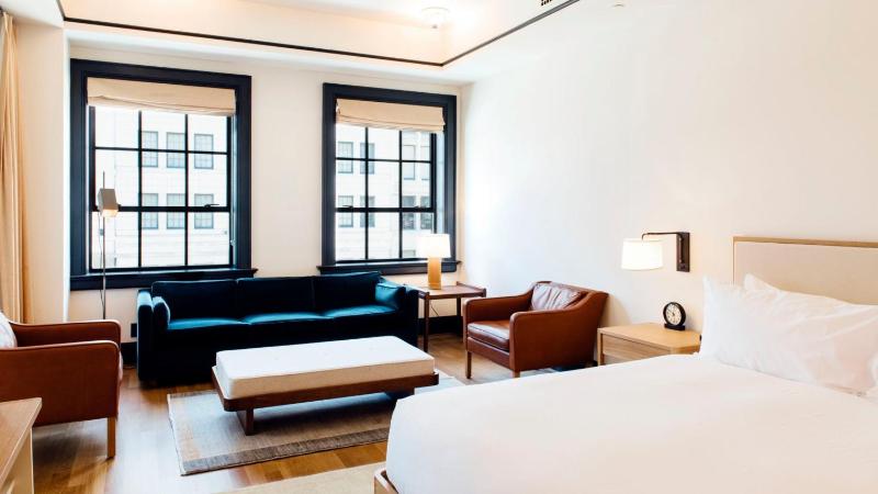 Superior King Room image 2