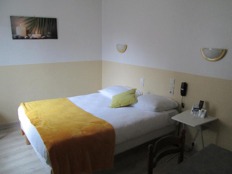 Double Room image 4