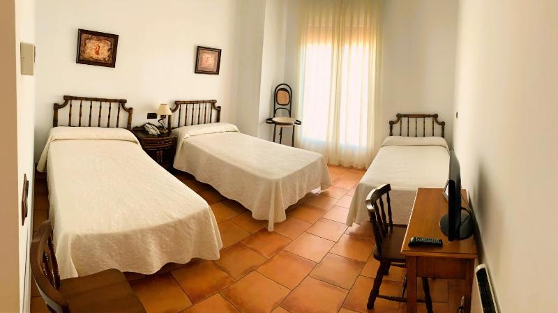 Triple Room image 3