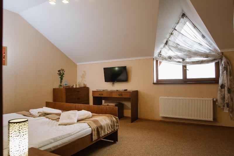 Standard Twin Room image 2