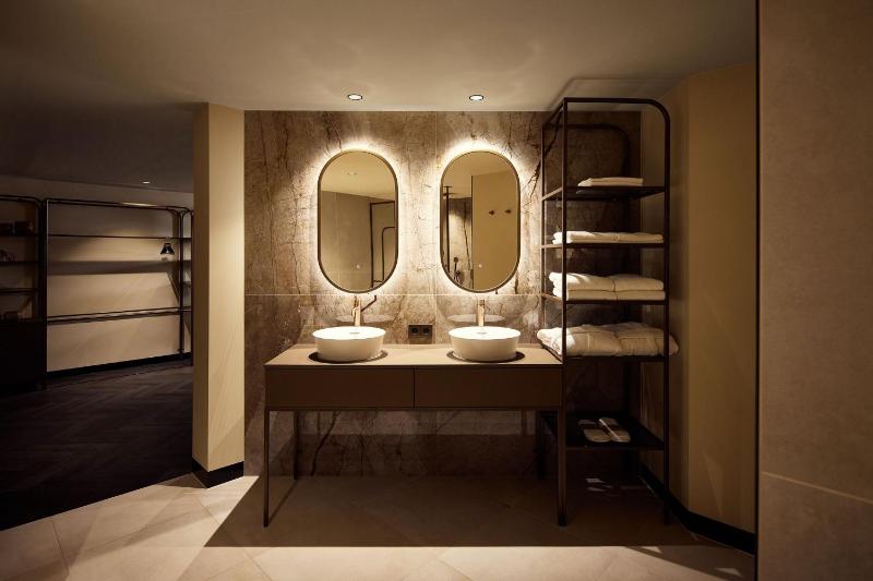 Bronze Suite image 3