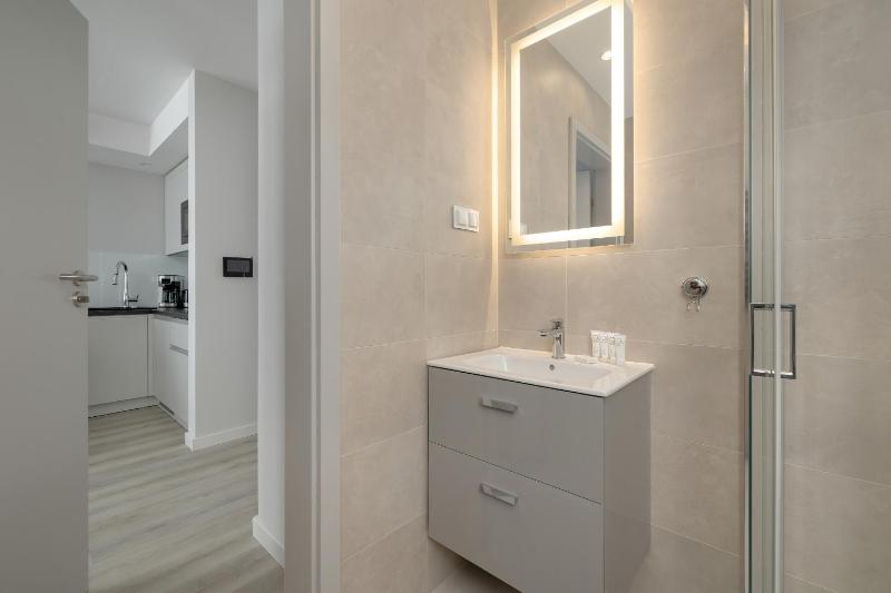 Szymony Apartments Zakopane with SPA & Parking by Noclegi Renters - image 9