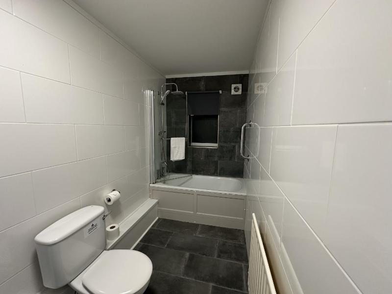 Double Room image 2