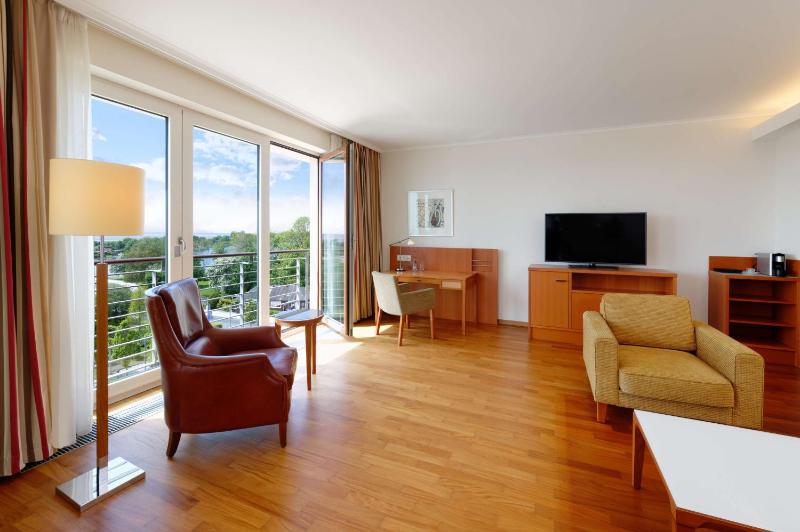 Executive Junior Suite image 3