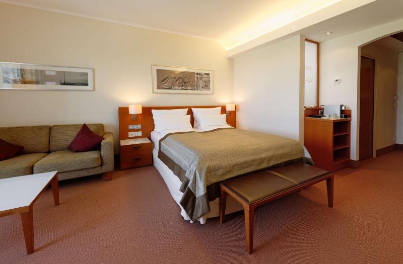 Standard Double Room image 3