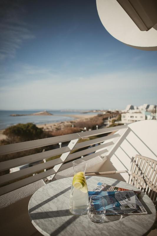 Junior Suite with Sea View image 3
