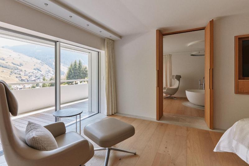 Deluxe Double Room with Balcony image 1