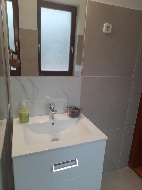 One-Bedroom Apartment image 3