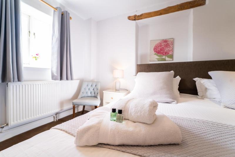 Deluxe Double Room with Shower image 4