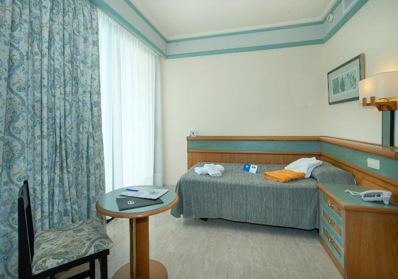 Single Room image 3