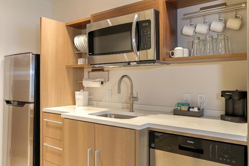 King Studio Suite image 4