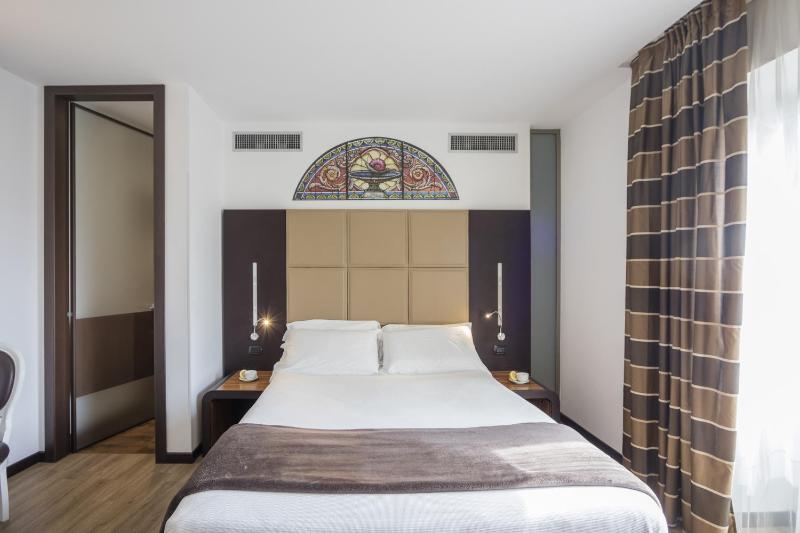 Double or Twin Room with View image 4