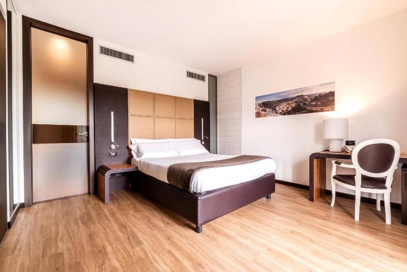 Double or Twin Room with View image 3