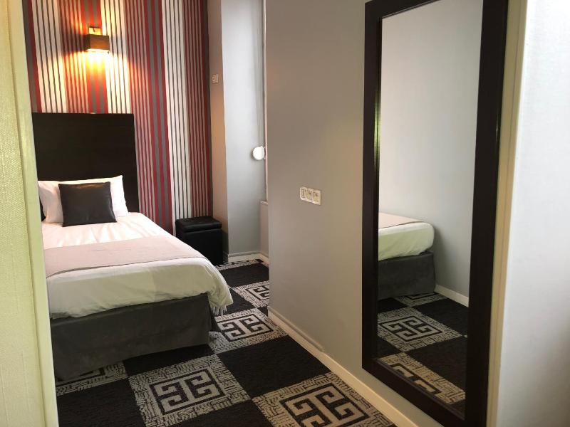 Triple Room image 4