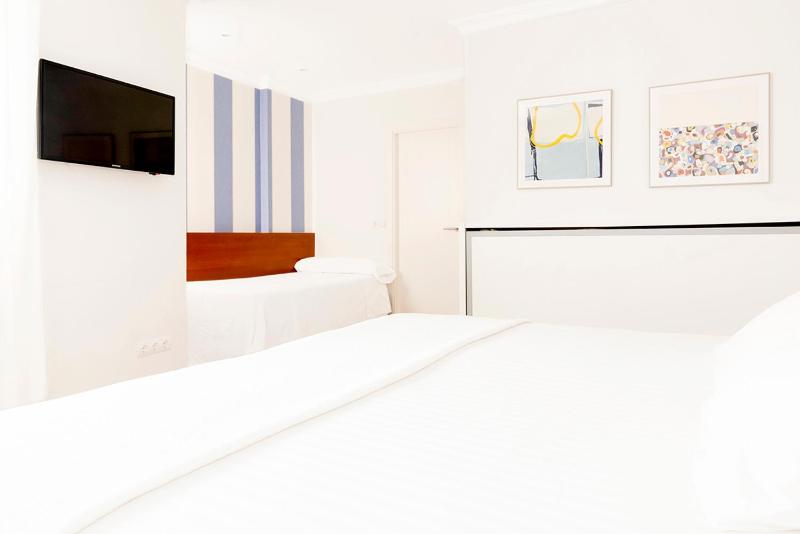Family Interior Room image 2