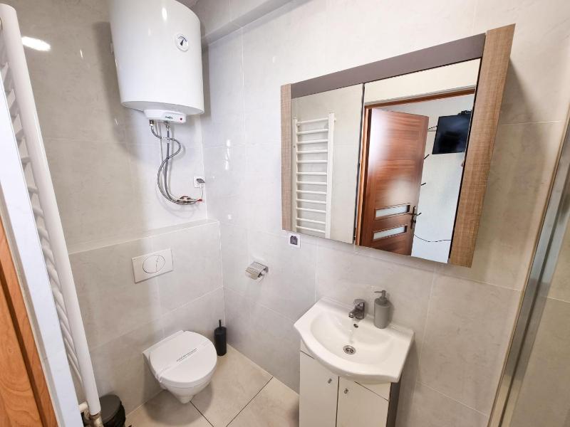 Standard Double Room image 3